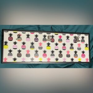 Pineapple Patterned Wall Art tub#8